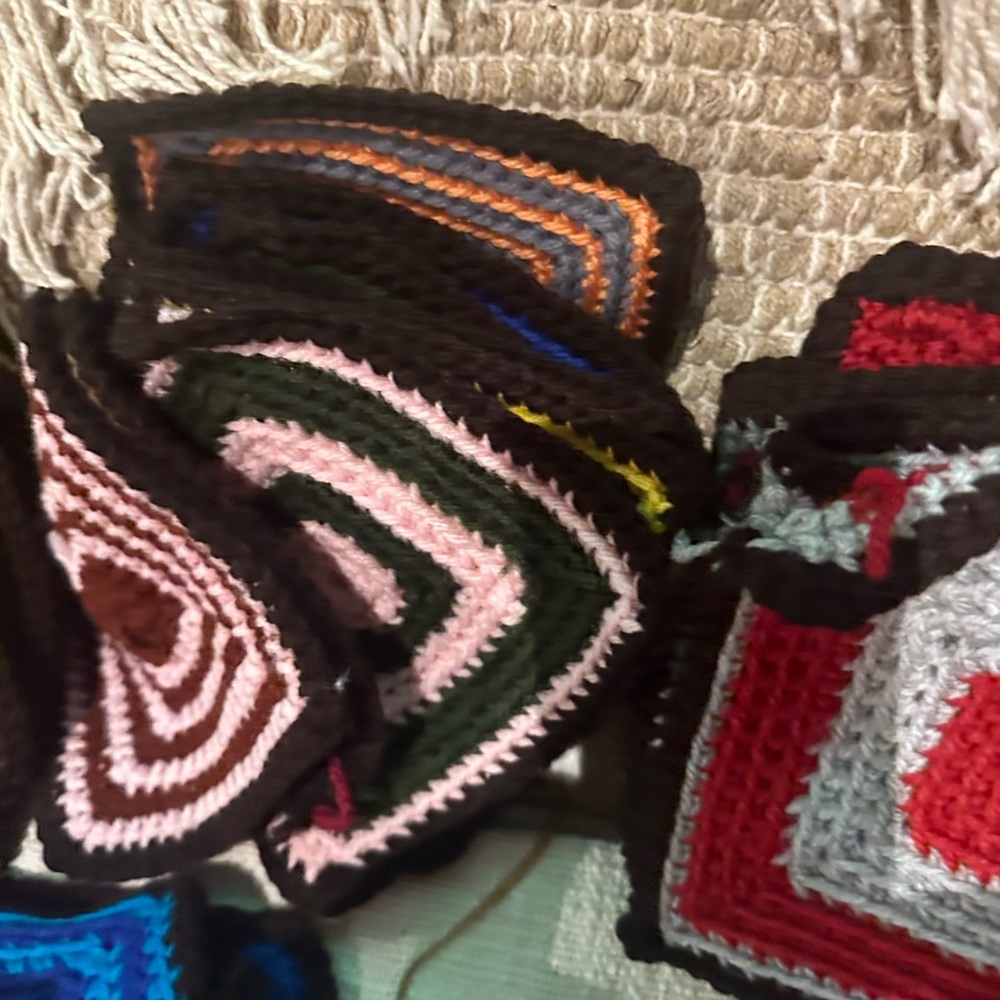 Handmade vintage Crochet granny Squares singles to upcycle projects quilts 55+ - Picture 10 of 13
